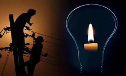 Bareilly: गर्मी बढ़ी तो बिजली ने दिया साथ छोड़, स्थानीय फॉल्ट से लोग परेशान
