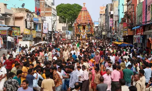 Tirupati में गोविंदराज स्वामी के लिए भव्य रथोत्सवम Tirupati में गोविंदराज स्वामी के लिए भव्य रथोत्सवम
