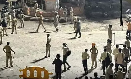 मणिपुर में हिंसा जारी: 2 पुलिसकर्मी घायल