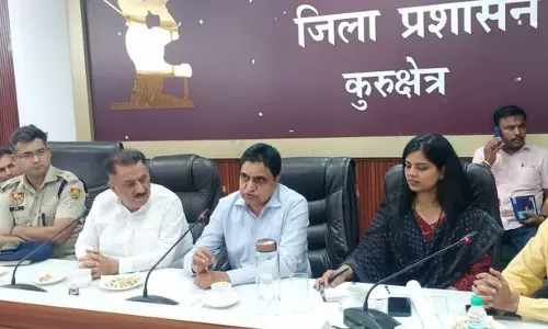 Haryana : आयुष महानिदेशक ने योग दिवस समारोह की तैयारियों की समीक्षा की Haryana : आयुष महानिदेशक ने योग दिवस समारोह की तैयारियों की समीक्षा की