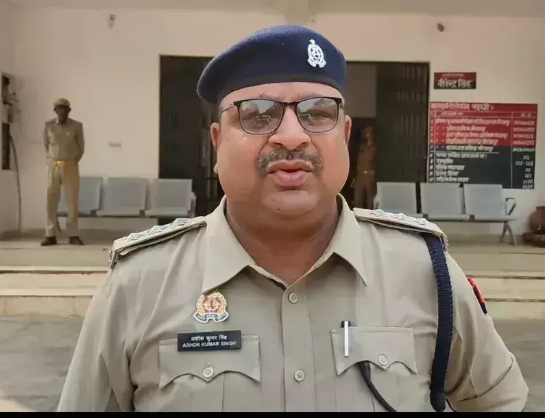 Mirzapur: बाबा साहब की मूर्ति तोड़ने की शरारत, प्रशासन ने दिखाई तत्परता Mirzapur: बाबा साहब की मूर्ति तोड़ने की शरारत, प्रशासन ने दिखाई तत्परता