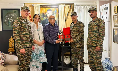 Indian Army ने 26वें कारगिल विजय दिवस पर कारगिल के वीरों के घर जाकर भावभीनी श्रद्धांजलि अर्पित की