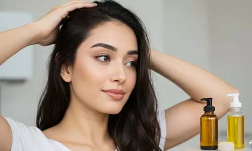 30 मिनट में जड़ों से सिरे तक पोषण : आसान हेयर ऑइलिंग रूटीन 30 मिनट में जड़ों से सिरे तक पोषण : आसान हेयर ऑइलिंग रूटीन