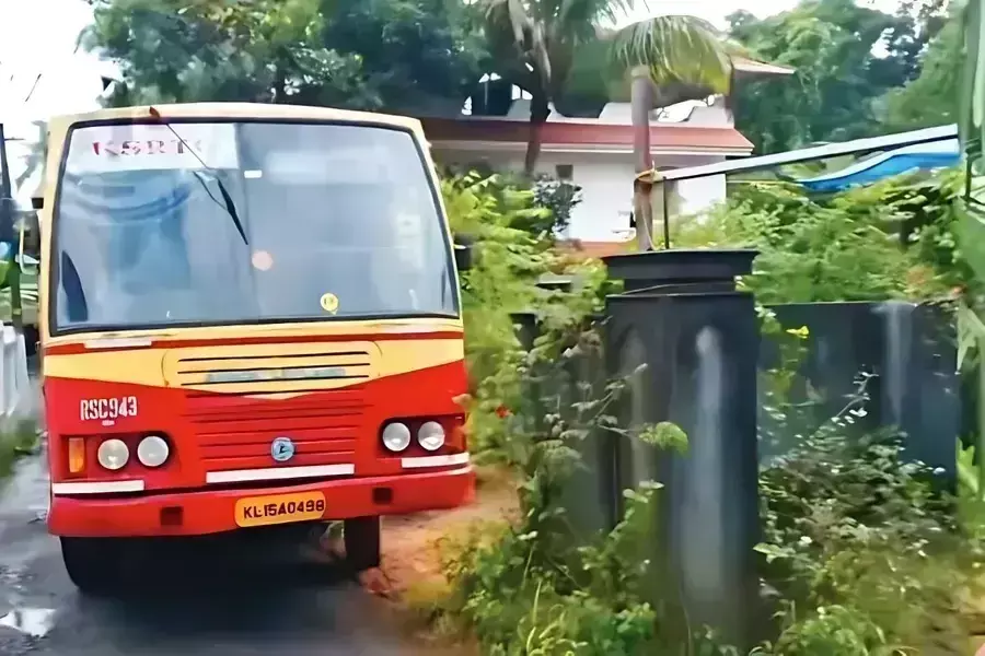 KSRTC की बस गलत मोड़ पर पहुंची, ‘संकटग्रस्त जगह’ पर पहुंची KSRTC की बस गलत मोड़ पर पहुंची, ‘संकटग्रस्त जगह’ पर पहुंची