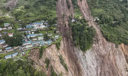 Sikkim landslides: चाटन से दो और शव बरामद Sikkim landslides: चाटन से दो और शव बरामद