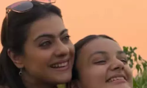 काजोल का Humnava बना हर मां की आवाज़, बेटी संग दिखाई भावनाओं की झलक काजोल का Humnava बना हर मां की आवाज़, बेटी संग दिखाई भावनाओं की झलक