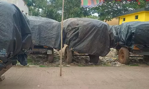 Turuvekere : बाजरा क्रय केंद्र पर बोरियों की कमी Turuvekere : बाजरा क्रय केंद्र पर बोरियों की कमी