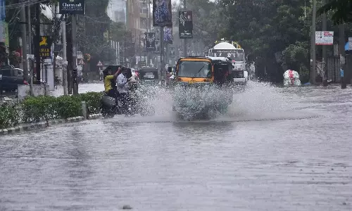 Telangana में गरज के साथ बारिश, तेज़ हवाएँ और हल्की से मध्यम बारिश का पूर्वानुमान Telangana में गरज के साथ बारिश, तेज़ हवाएँ और हल्की से मध्यम बारिश का पूर्वानुमान