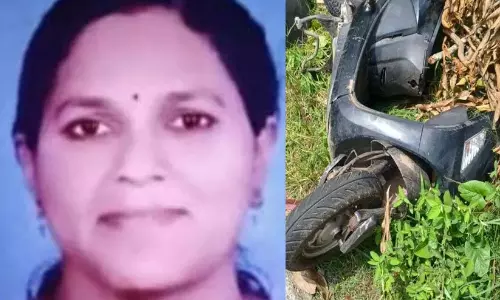 बच्चों के लिए यूनिफॉर्म खरीदकर घर लौट रही गृहिणी की स्कूटर से कार की टक्कर से मौत