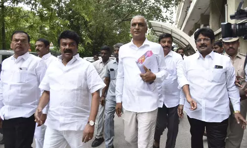 KLIS सुनवाई के बाद हरीश ने KCR से मुलाकात की