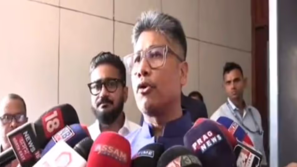 पीयूष हजारिका ने Dibrugarh हवाईअड्डे का नाम बदलने के कदम का समर्थन किया पीयूष हजारिका ने Dibrugarh हवाईअड्डे का नाम बदलने के कदम का समर्थन किया