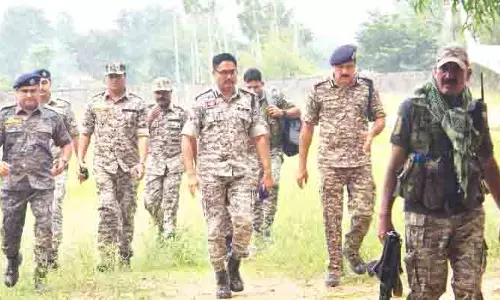 कोंटा IED ब्लास्ट स्थल पहुंचे आईजी सुंदरराज
