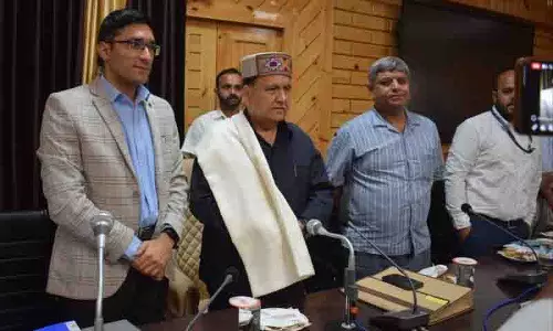 Himachal विधानसभा अध्यक्ष ने छोटे व्यापारियों, उद्यमियों के लिए आसान ऋण सुविधा का आह्वान किया Himachal विधानसभा अध्यक्ष ने छोटे व्यापारियों, उद्यमियों के लिए आसान ऋण सुविधा का आह्वान किया