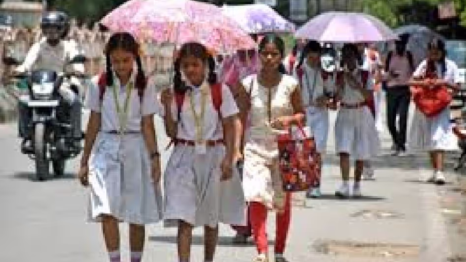 Assam : भीषण गर्मी के बीच श्रीभूमि जिला प्रशासन ने स्कूलों के समय में किया बदलाव
