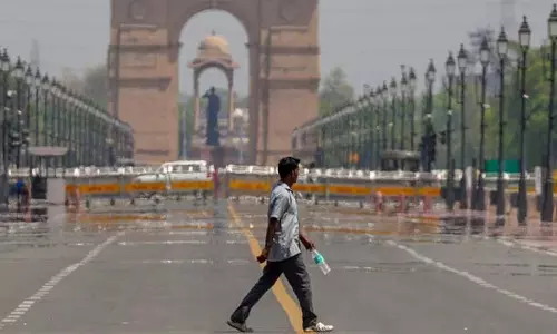 Delhi : अगले 3 दिनों के लिए रेड अलर्ट, लू के बीच बारिश से राहत Delhi : अगले 3 दिनों के लिए रेड अलर्ट, लू के बीच बारिश से राहत