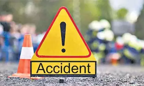 Andhra : श्रीकाकुलम जिले में सड़क हादसा तीन लोगों की मौत