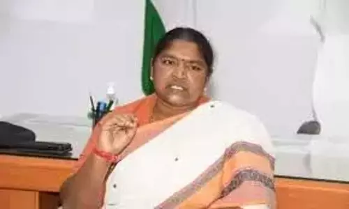 Telangana: मंत्री सीताक्का ने जिला कलेक्टरों से इंदिरा महिला शक्ति पहल में तेजी लाने को कहा