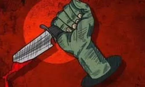15 वर्षीय छात्र ने बैग चेकिंग दौरान, कर्मचारी की चाकू से हत्या कर दी