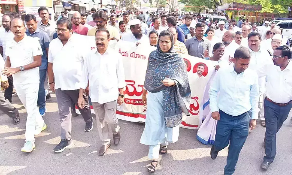 Andhra: नियमित योग स्वस्थ जीवन को बढ़ावा देता है Andhra: नियमित योग स्वस्थ जीवन को बढ़ावा देता है