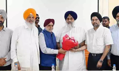 Akali Dal अस्तित्व की लड़ाई लड़ रहा, सुखबीर मतदाताओं को लुभाने के लिए शहर में डेरा डाले हुए