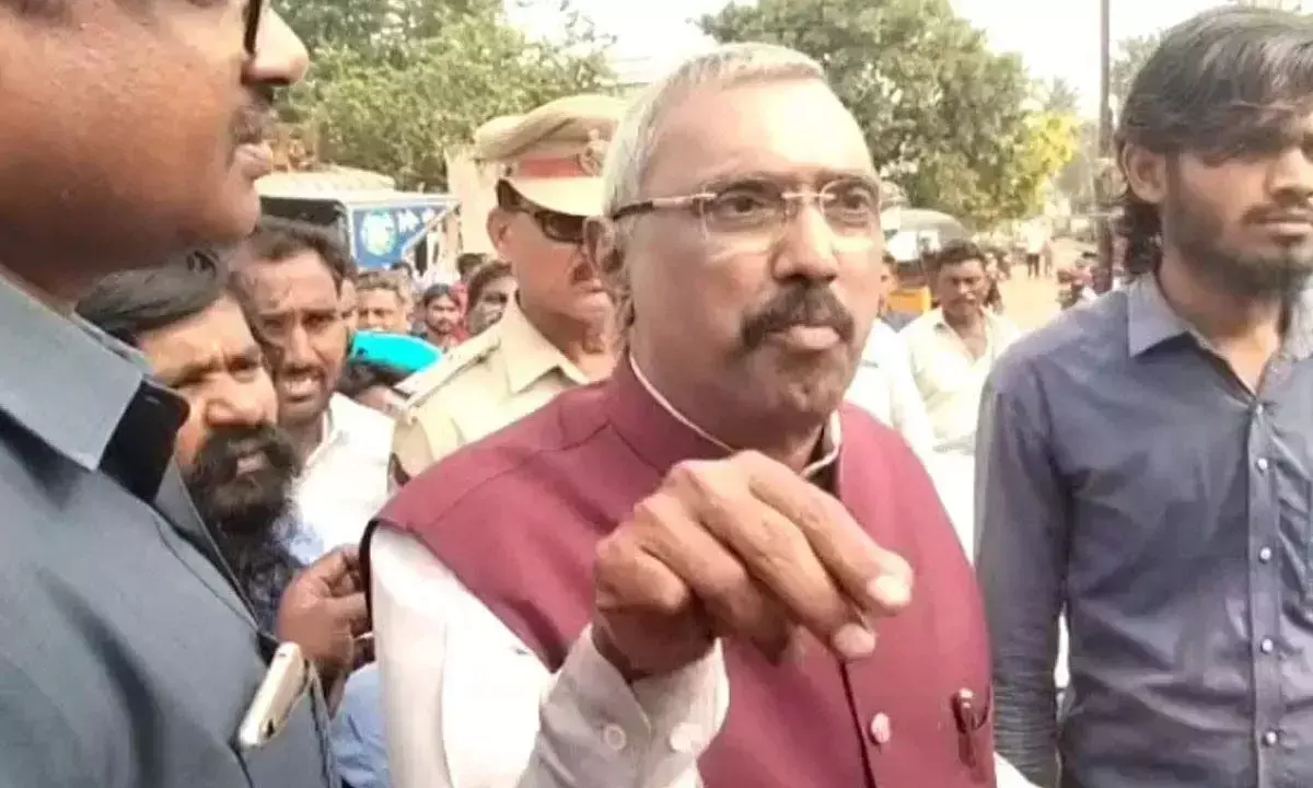 Andhra: वरिष्ठ पत्रकार कोम्मिनेनी गिरफ्तार