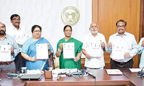 धर्मस्व विभाग में पुजारी और कर्मचारी कल्याण कोष की स्थापना: मंत्री कोंडा सुरेखा धर्मस्व विभाग में पुजारी और कर्मचारी कल्याण कोष की स्थापना: मंत्री कोंडा सुरेखा