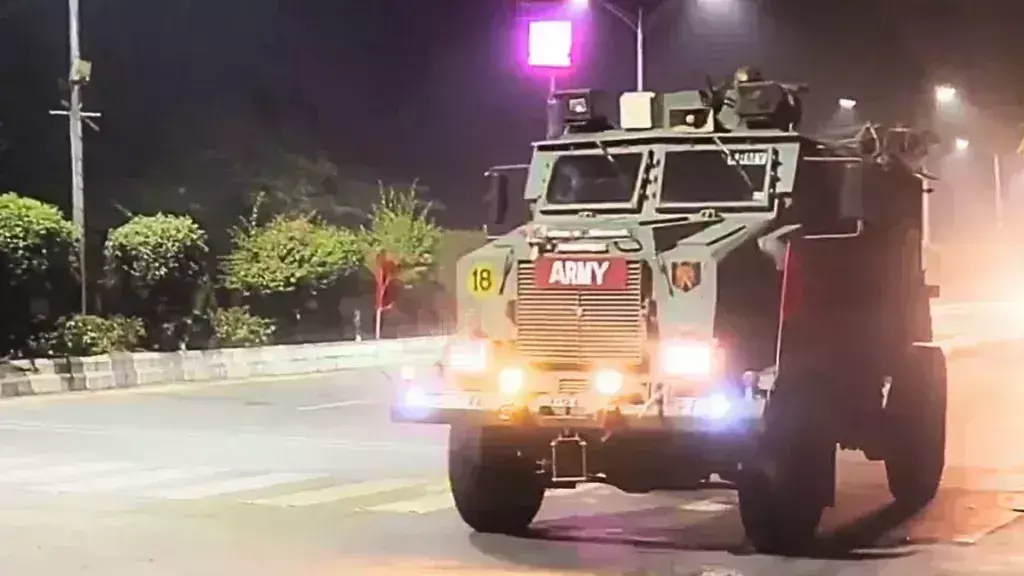 अरामबाई तेंगगोल बंद विरोध प्रदर्शन के बीच Manipur पुलिस अधिकारी पर हमला अरामबाई तेंगगोल बंद विरोध प्रदर्शन के बीच Manipur पुलिस अधिकारी पर हमला