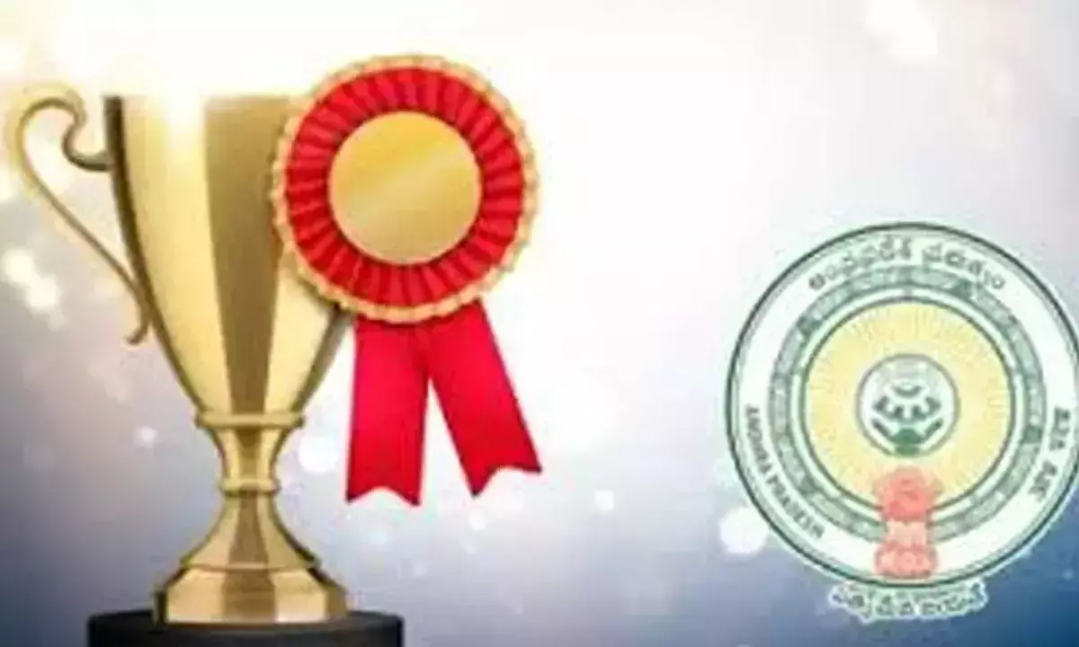 Andhra: शीर्ष छात्रों को ‘शाइनिंग स्टार्स’ पुरस्कार से सम्मानित किया गया
