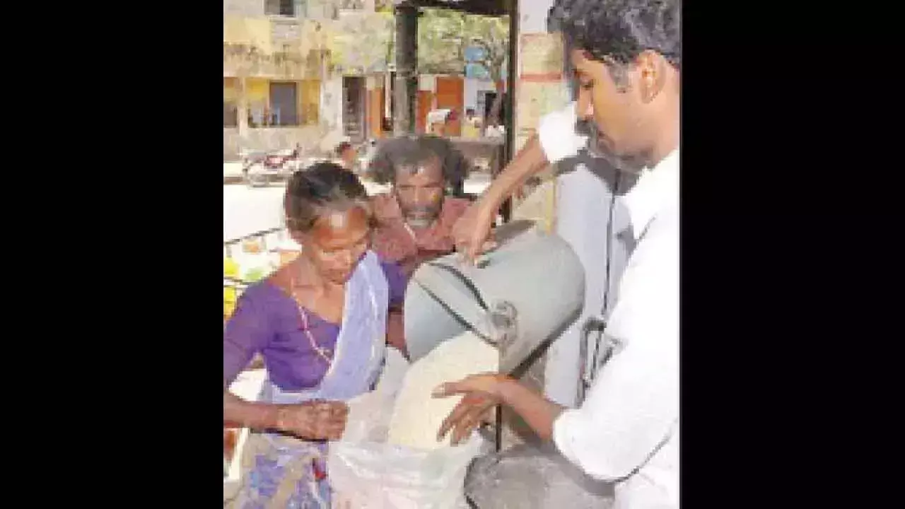 PDS चावल 30 जून तक वितरित किया जाएगा: नागरिक आपूर्ति विभाग PDS चावल 30 जून तक वितरित किया जाएगा: नागरिक आपूर्ति विभाग