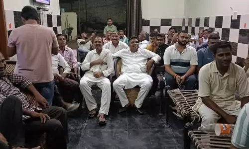 Muzaffarnagar: कल्लरपुर नहर में पानी न होने से परेशान किसान देंगे धरना Muzaffarnagar: कल्लरपुर नहर में पानी न होने से परेशान किसान देंगे धरना