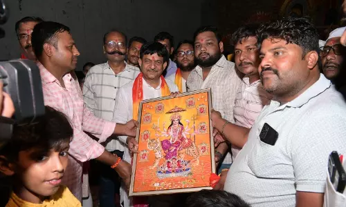 Muzaffarnagar: मंत्री कपिल देव मां भगवती के जागरण में श्रद्धालुओं के संग भजनों पर झूमे