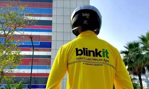 अंशकालिक कर्मचारी ने 10 मिनट में डिलीवरी के पीछे की क्रूर सच्चाई बताई अंशकालिक कर्मचारी ने 10 मिनट में डिलीवरी के पीछे की क्रूर सच्चाई बताई