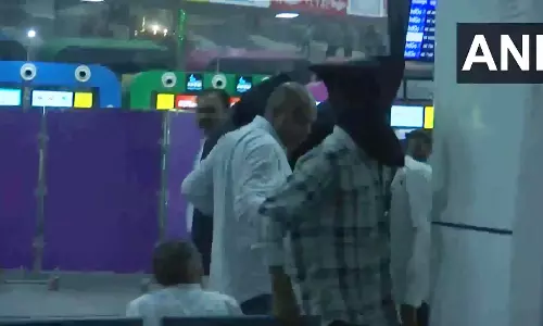 राजा रघुवंशी हत्याकांड: चार आरोपी सात दिन की ट्रांजिट रिमांड पर शिलांग रवाना राजा रघुवंशी हत्याकांड: चार आरोपी सात दिन की ट्रांजिट रिमांड पर शिलांग रवाना