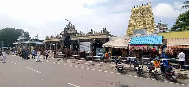रामेश्वरम मंदिर में दर्शन के लिए स्थानीय लोगों से शुल्क वसूलने की EPS ने निंदा की रामेश्वरम मंदिर में दर्शन के लिए स्थानीय लोगों से शुल्क वसूलने की EPS ने निंदा की