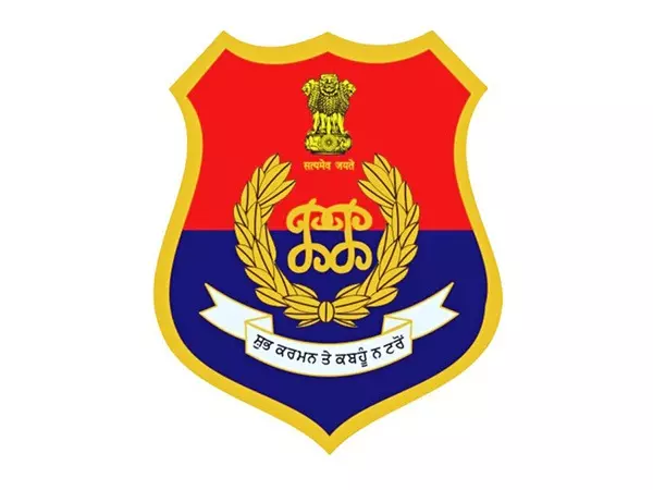 Punjab Police ने सामुदायिक सहभागिता के माध्यम से युवाओं को सशक्त बनाने के लिए समझौता ज्ञापन पर हस्ताक्षर किए Punjab Police ने सामुदायिक सहभागिता के माध्यम से युवाओं को सशक्त बनाने के लिए समझौता ज्ञापन पर हस्ताक्षर किए