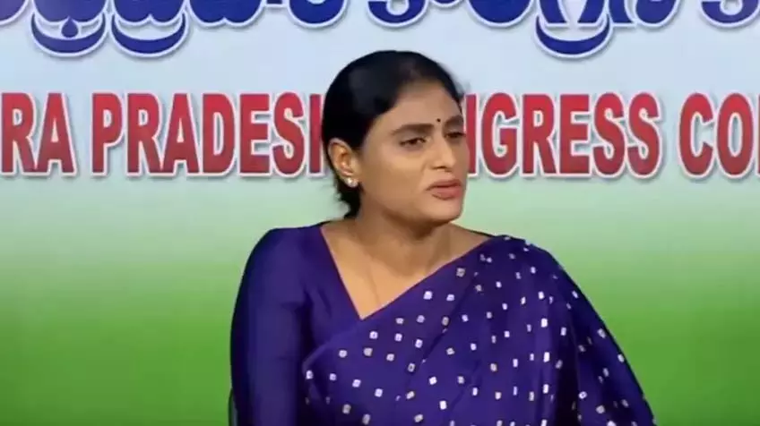 Sharmila ने राजधानी क्षेत्र की महिलाओं का अपमान करने वाली सज्जला की टिप्पणियों की निंदा की Sharmila ने राजधानी क्षेत्र की महिलाओं का अपमान करने वाली सज्जला की टिप्पणियों की निंदा की