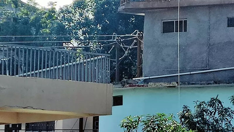 स्कूलों के ऊपर से हाई-टेंशन तार हटाए जाएं Haryana मानवाधिकार आयोग स्कूलों के ऊपर से हाई-टेंशन तार हटाए जाएं Haryana मानवाधिकार आयोग