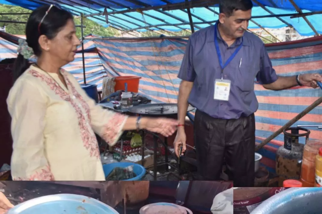 FDA ने मडगांव में अस्वास्थ्यकर खाद्य स्टाल को बंद कराया FDA ने मडगांव में अस्वास्थ्यकर खाद्य स्टाल को बंद कराया