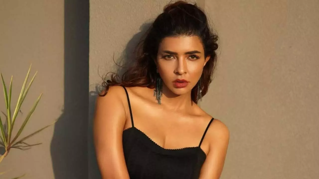 Lakshmi Manchu: अभिनेत्री, निर्माता और द ट्रेटर्स स्टार Lakshmi Manchu: अभिनेत्री, निर्माता और द ट्रेटर्स स्टार