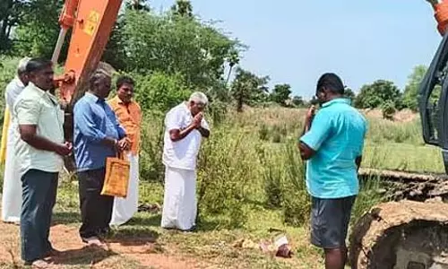 Tamil Nadu : झील जलनिकासी कार्य 3.65 लाख रुपये की लागत से Tamil Nadu : झील जलनिकासी कार्य 3.65 लाख रुपये की लागत से
