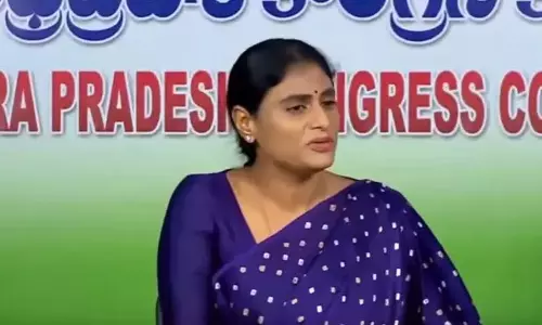 Sharmila ने राजधानी क्षेत्र की महिलाओं का अपमान करने वाली सज्जला की टिप्पणियों की निंदा की Sharmila ने राजधानी क्षेत्र की महिलाओं का अपमान करने वाली सज्जला की टिप्पणियों की निंदा की
