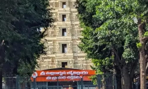 सरकार ने Srisailam मंदिर के कर्मचारियों को अन्य तीर्थस्थलों में स्थानांतरित किया