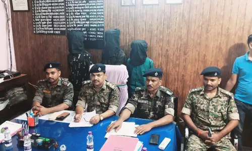 Latehar: नाबालिग की हत्या मामले का 24 घंटे में उद्भेदन, 3 गिरफ्तार Latehar: नाबालिग की हत्या मामले का 24 घंटे में उद्भेदन, 3 गिरफ्तार