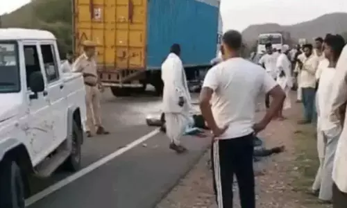 जीप-ट्रक की टक्कर, दुल्हन समेत पांच की मौत, 8 घायल