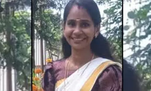 Kerala : कोडुंगल्लूर सड़क दुर्घटना में घायल महिला की मौत Kerala : कोडुंगल्लूर सड़क दुर्घटना में घायल महिला की मौत