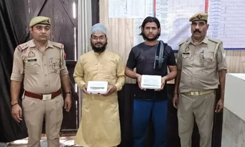 Bareilly: पार्क में लड़कियों का वीडियो बना रहे हैदरी दल के दो सदस्य पुलिस के हत्थे चढ़े