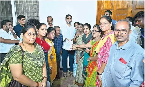 लोगों ने लोकेश से अपनी शिकायतें साझा कीं
