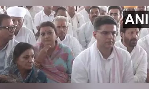 Dausa में राजेश पायलट की पुण्यतिथि पर प्रार्थना सभा आयोजित की गई Dausa में राजेश पायलट की पुण्यतिथि पर प्रार्थना सभा आयोजित की गई