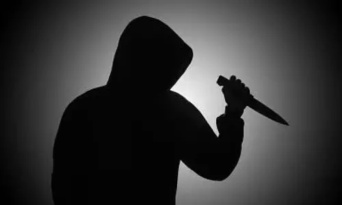 Mumbai : फ्लैट में पत्नी की हत्या करने के बाद पाकिस्तानी नागरिक ने खुद को भी चाकू मार लिया