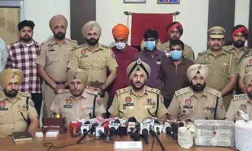 Amritsar में जबरन वसूली और हनी ट्रैप के आरोप में चार महिलाओं समेत 12 गिरफ्तार